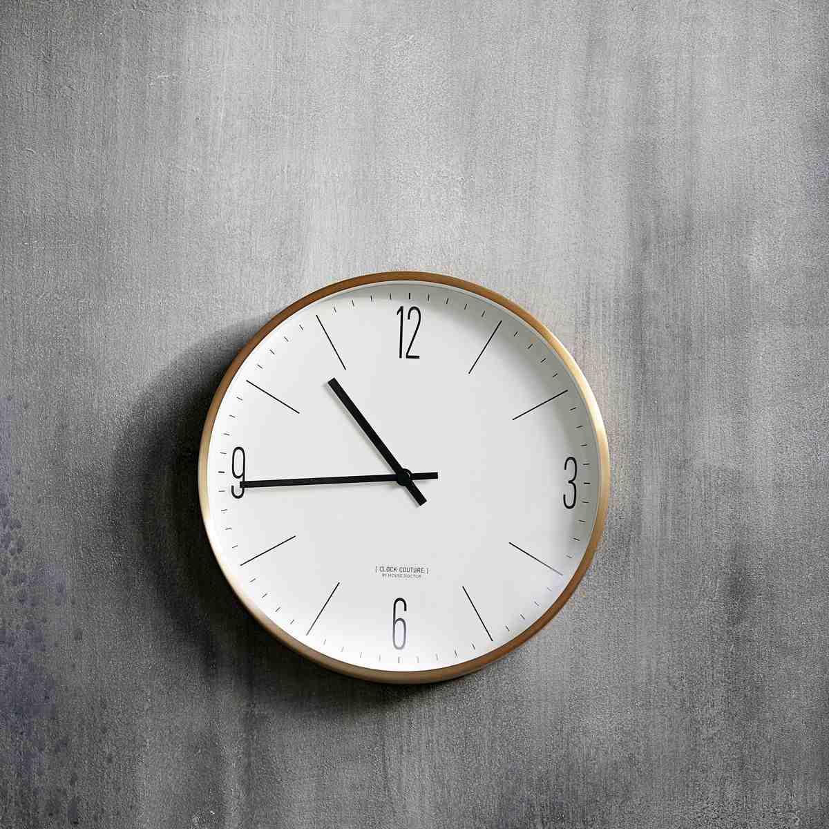 Nástěnné hodiny 30 cm CLOCK COUTURE House Doctor - bílé/růžové zlaté